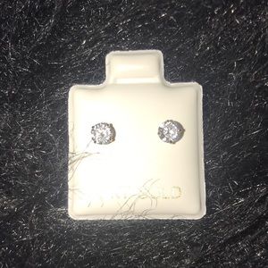 10kt Gold Stud Earrings